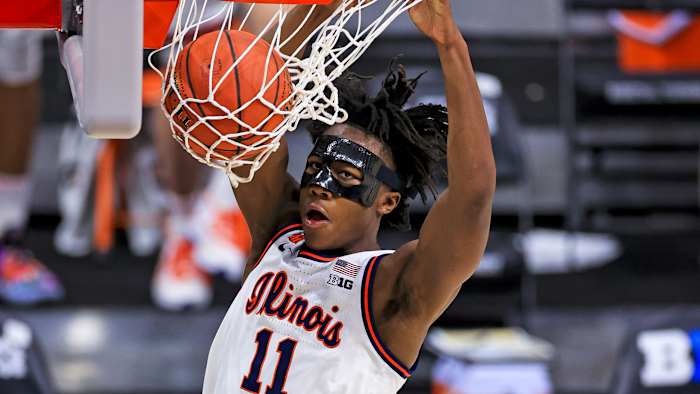 Illinois guard Ayo Dosunmu dunks
